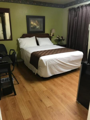 Отель Outpost Motel  Дрипинг Спрингс